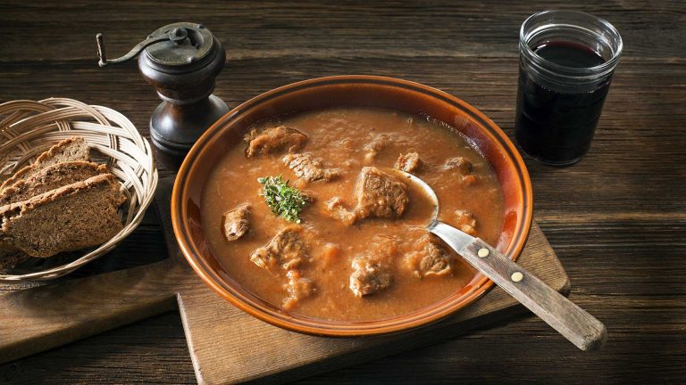 gostinstvo in turizem naslovna