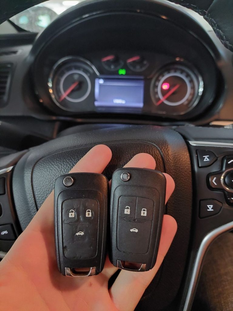 zamenjava ohišja popravilo avto ključev ključi2go